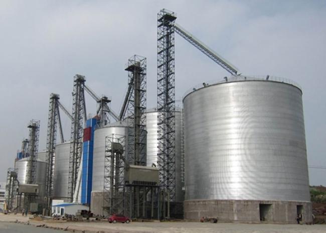 龙泉驿大型钢板库构造参数及水泥储存质量